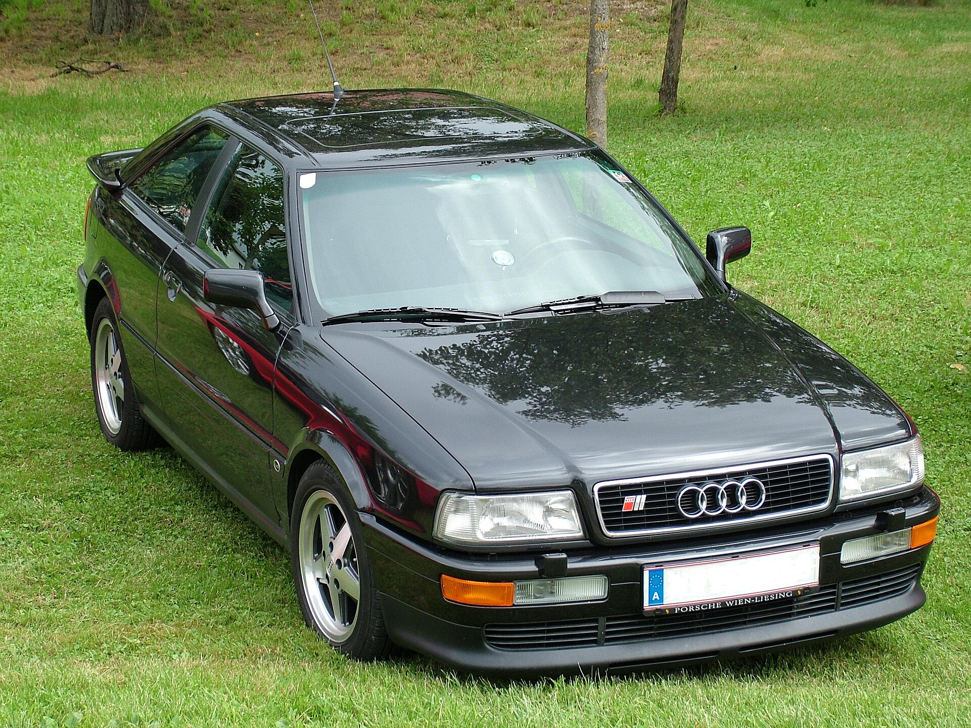 Audi S2 Coupé mit 2.2-Liter-Turbo-Fünfzylinder und permanent Allradantrieb