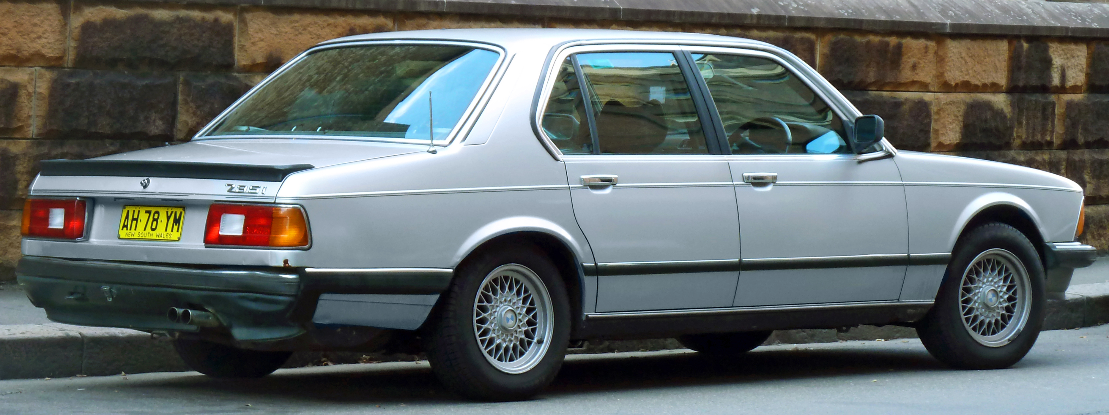 BMW E23 7er, erste 7er-Generation
