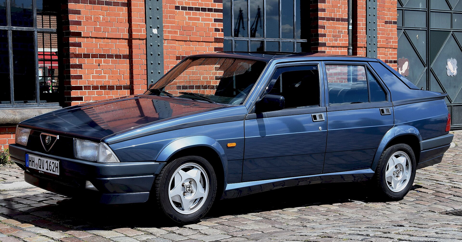Alfa Romeo 75 Turbo Evoluzione Homologations-500er mit Heckspoiler