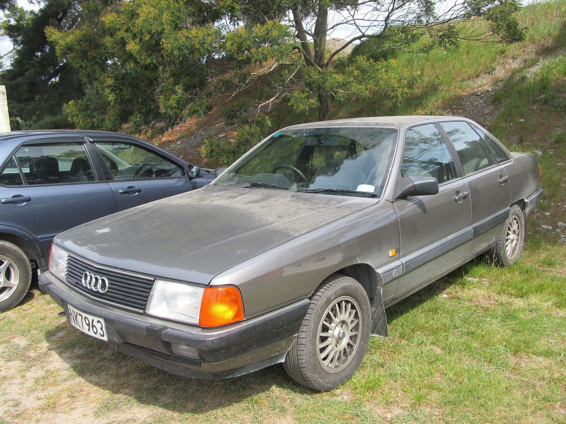 Audi 100 C3 Aero-Limousine mit cw-Wert 0,30, 5-Zylinder-Sauger und permanent Allradantrieb