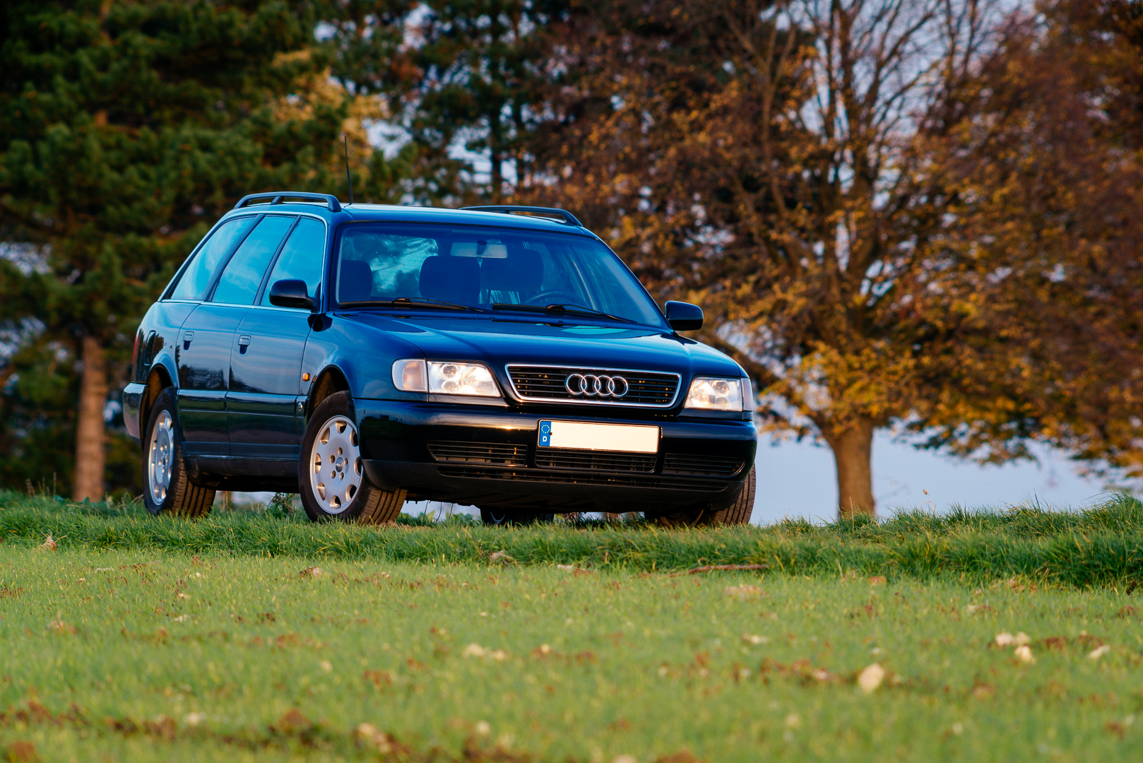Audi A6 (C4) Avant, klassische Aufnahme aus Wikimedia Commons
