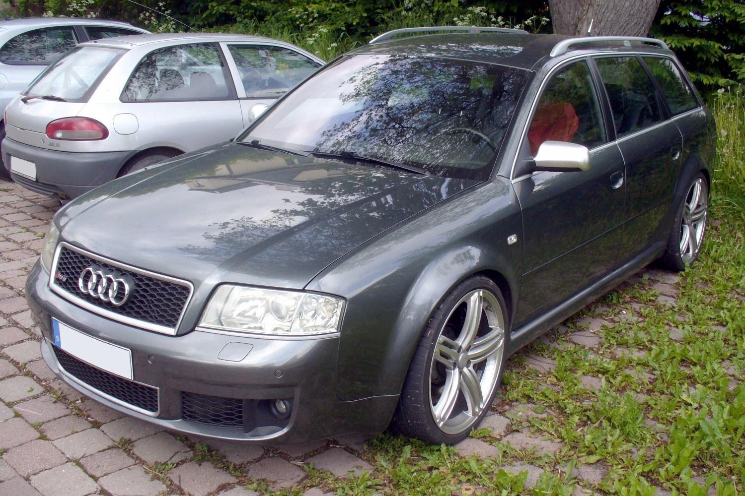Audi RS6 Avant der Baureihe C5