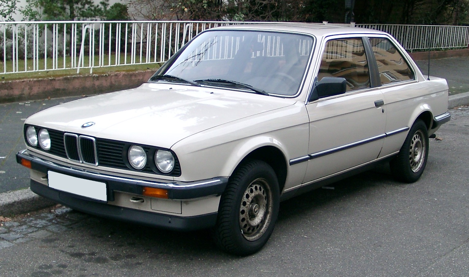 BMW E30 Limousine, der Klassiker der 80er
