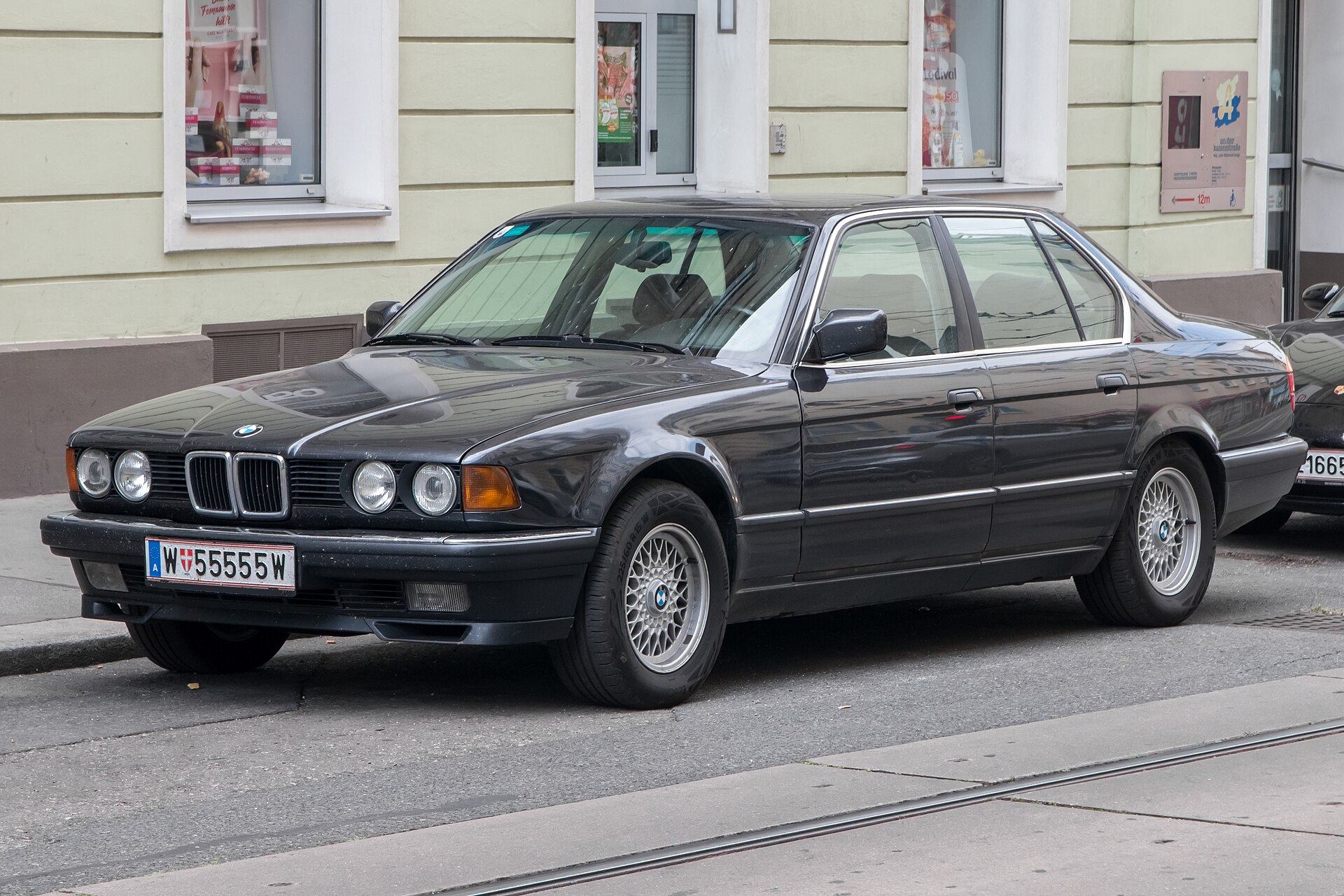 BMW E32 7er, BMW Klassiker