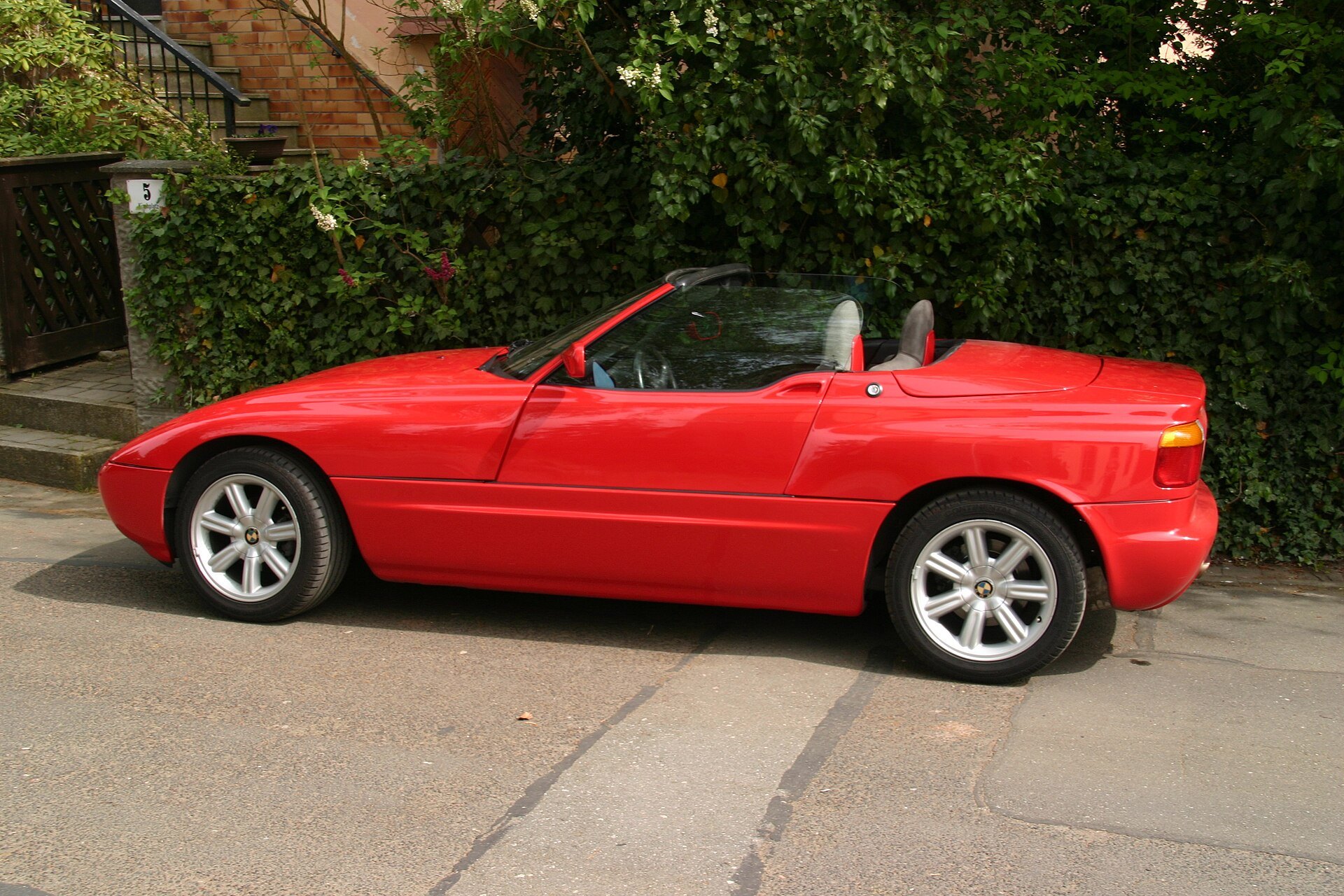 BMW Z1 Roadster mit versenkbaren Türen