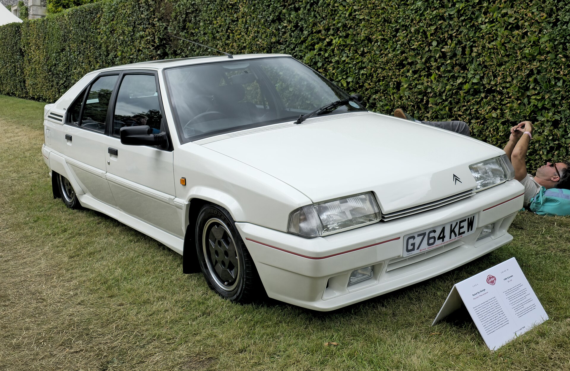Citroën BX GTi 16v in Weiß, Frontansicht, Baujahr 1989