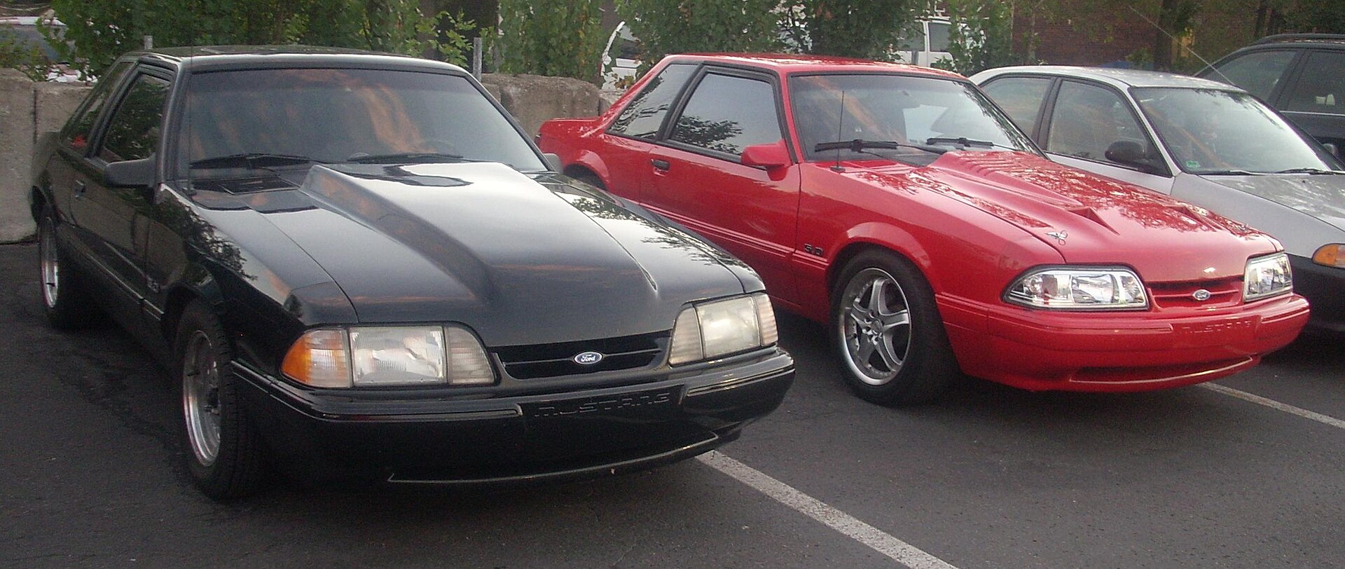 Ford Mustang Fox-Body 5.0 GT Hatchback in klassischer 80er-Jahre-Aufnahme
