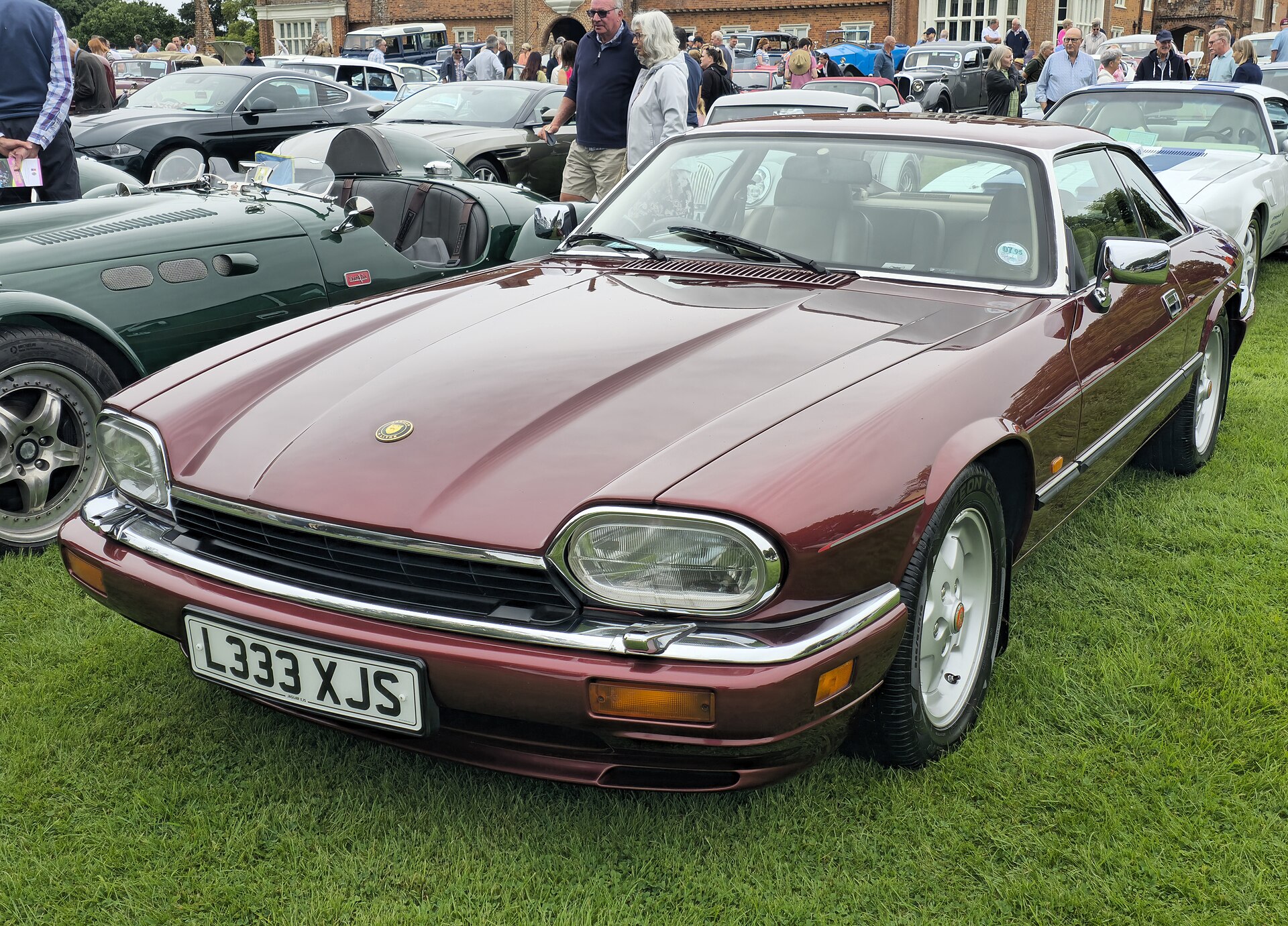 Jaguar XJ-S 4.0 Coupé in Bordeauxrot, Frontansicht, Baujahr 1994