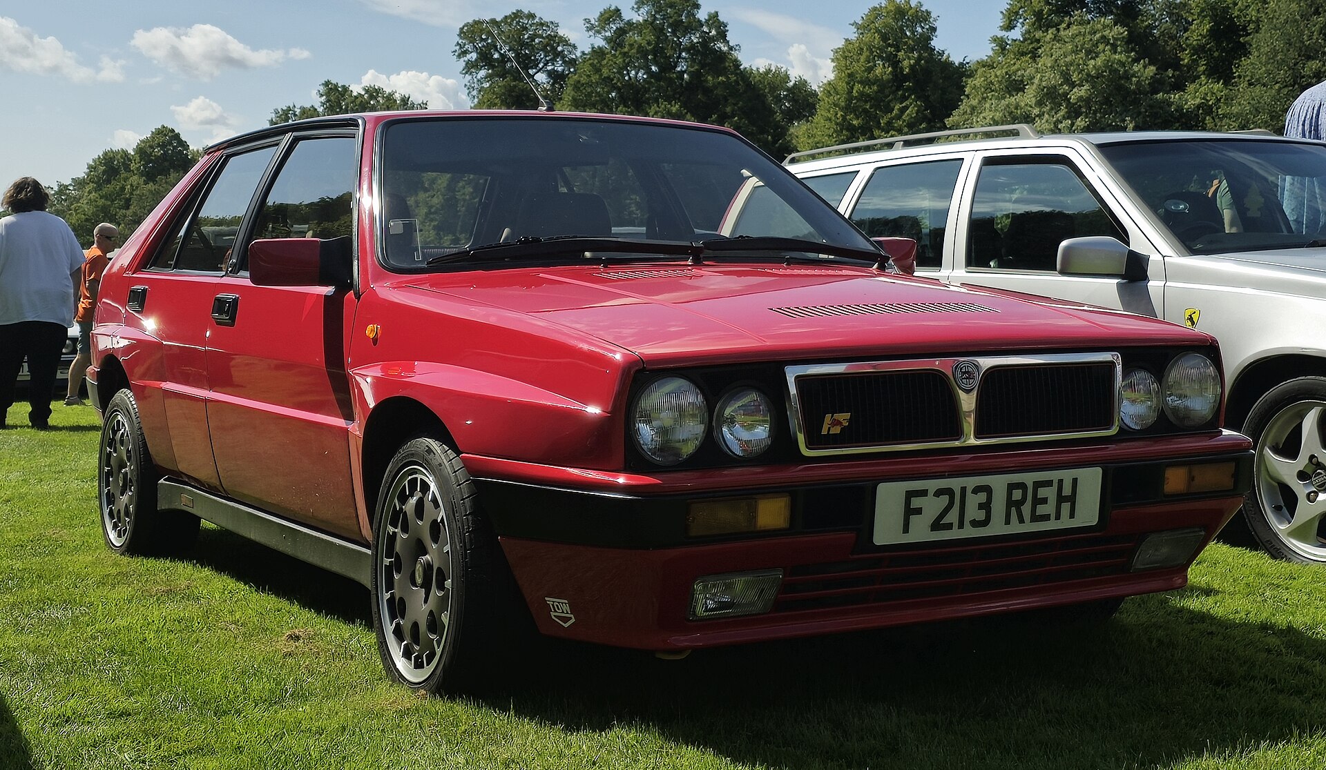 Lancia Delta HF Integrale in Rot, Frontansicht, Baujahr 1989