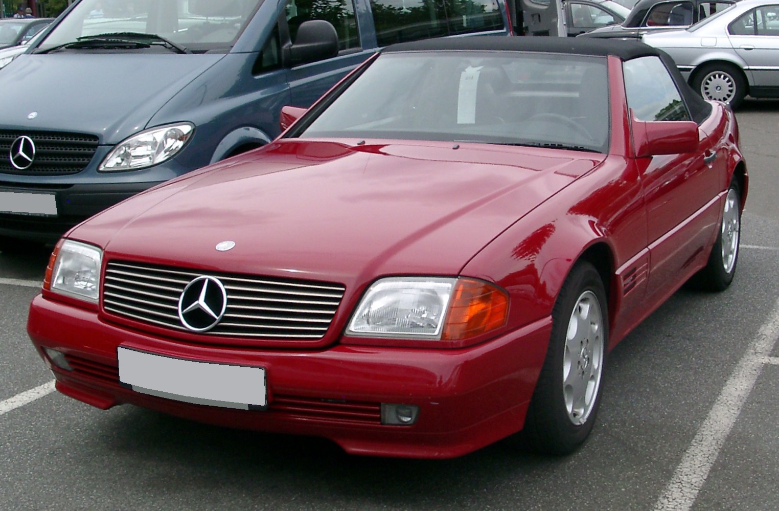 Mercedes-Benz SL R129, moderner SL der 90er mit Überrollbügel und Vario-Hardtop