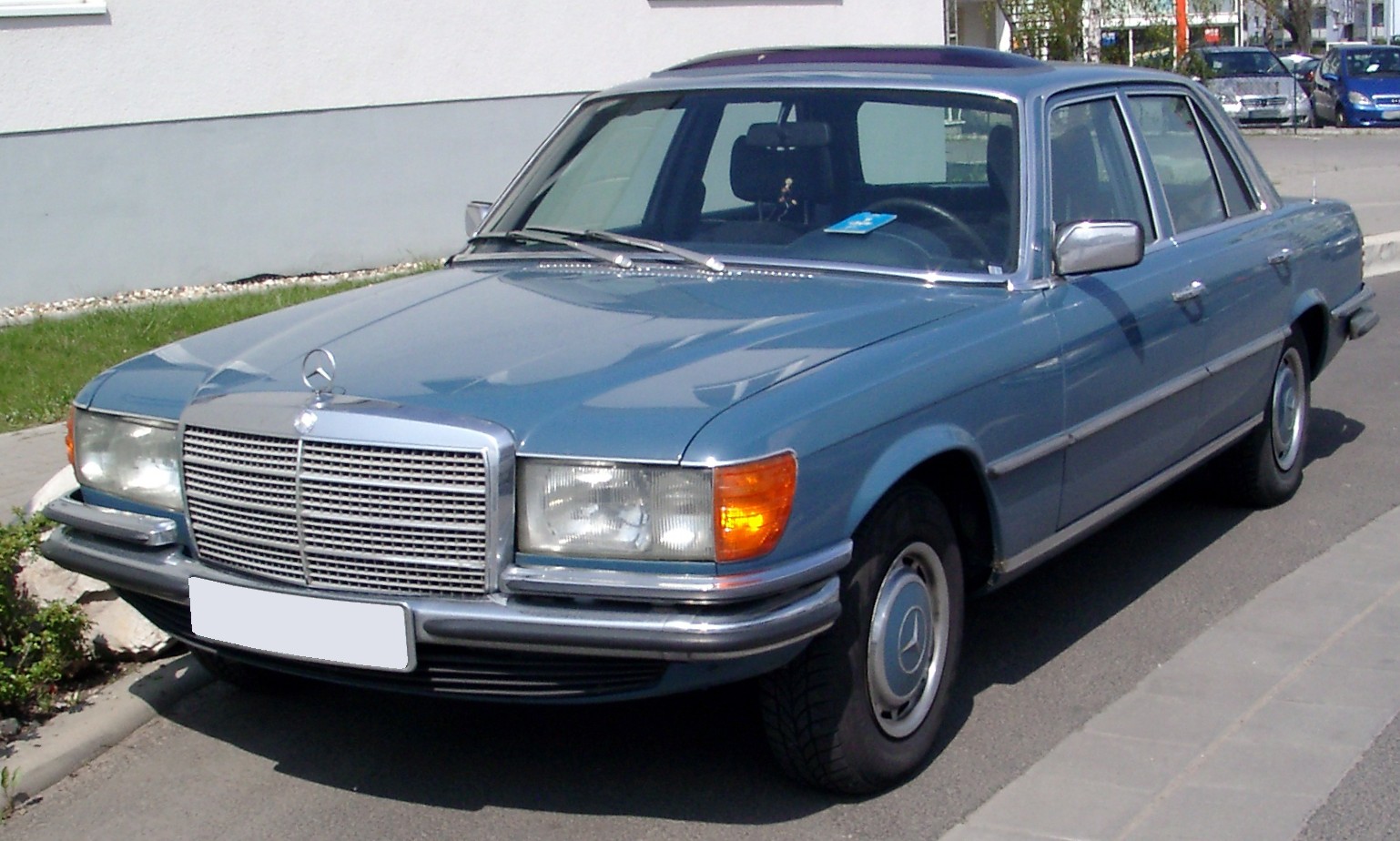Mercedes-Benz W116, erste offizielle S-Klasse der Geschichte