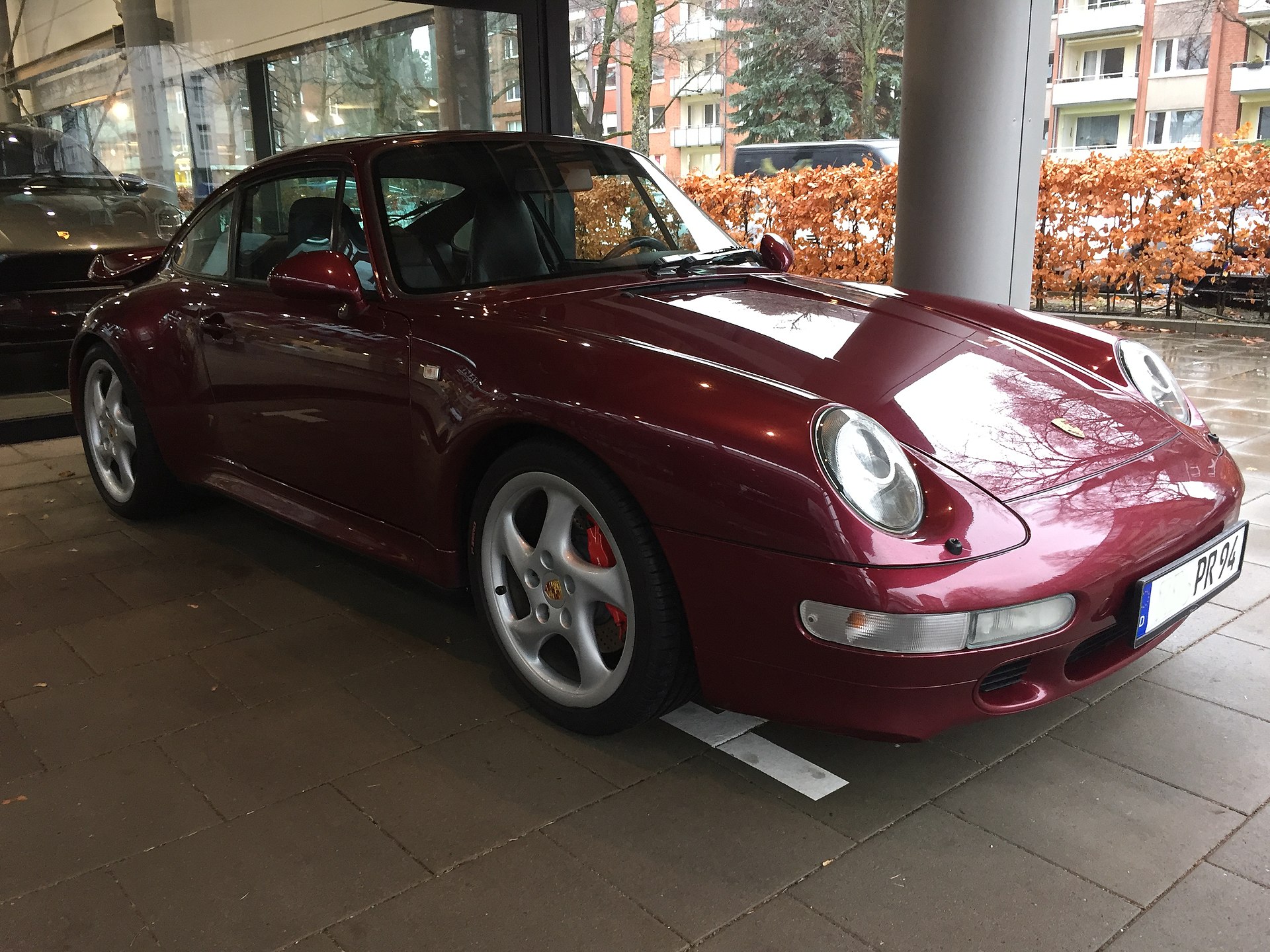 Porsche 993 Turbo, Biturbo-Premiere, 408 PS