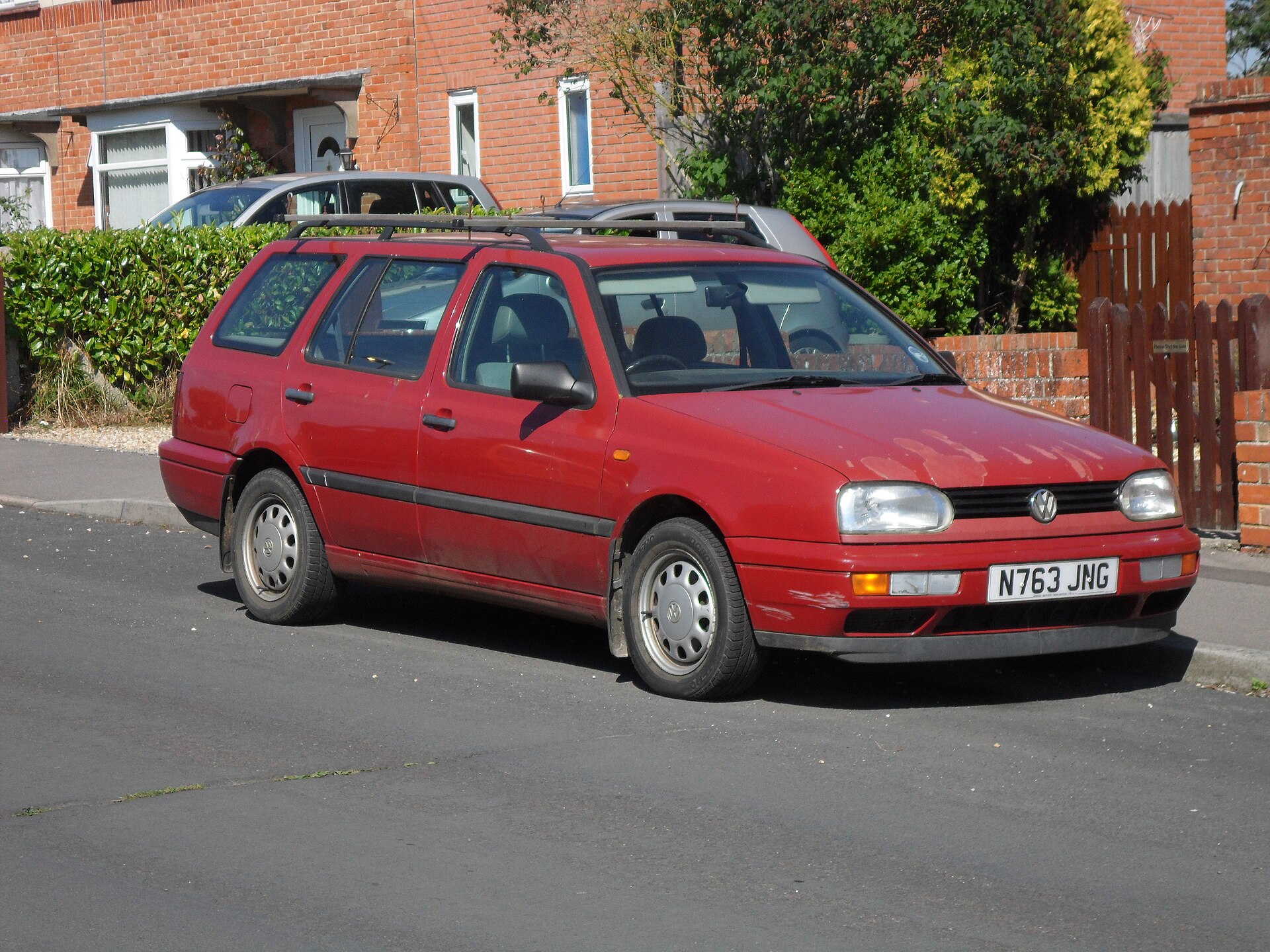 VW Golf III Variant Kombi in 90er-Jahre-Aufnahme