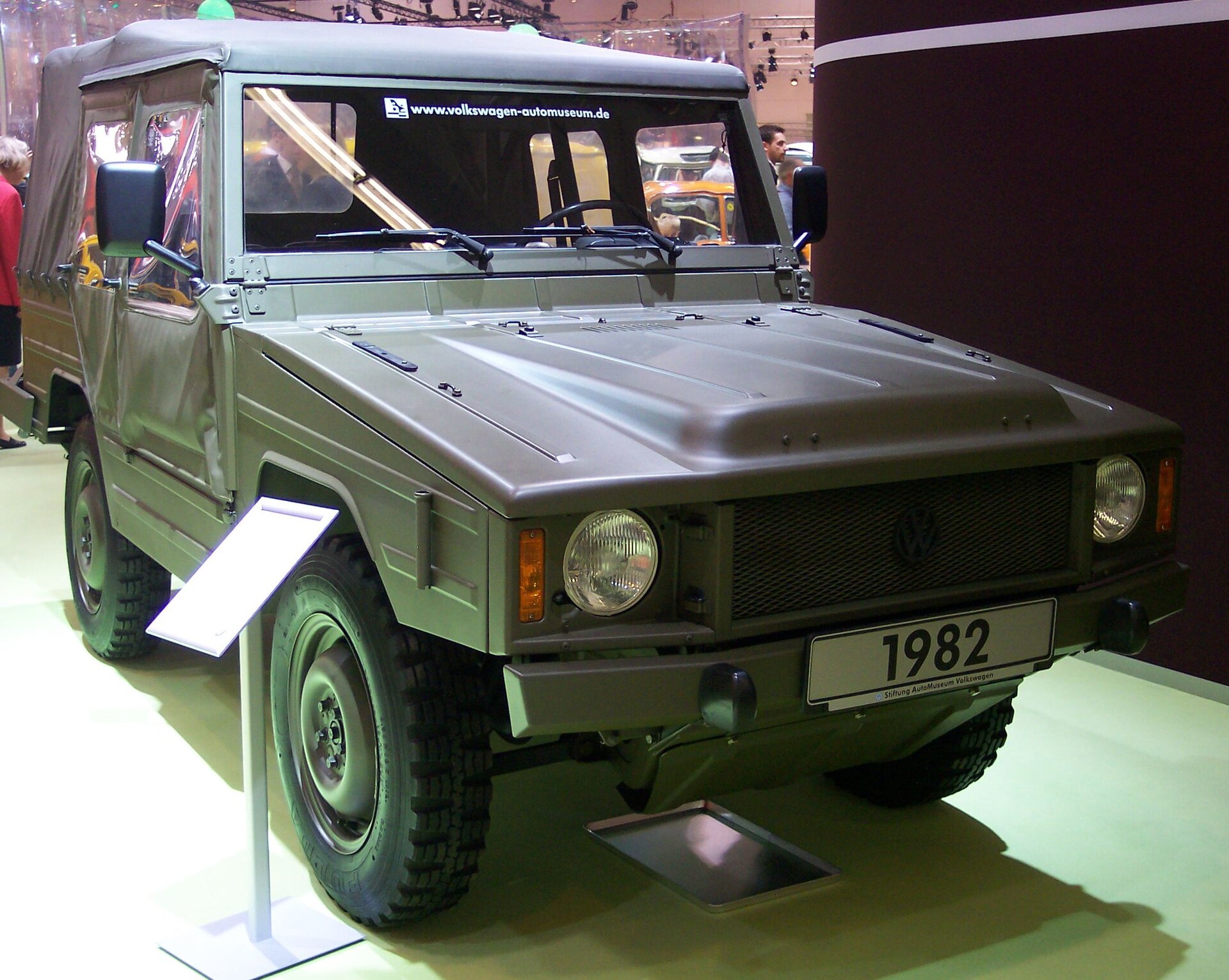 VW Iltis Bundeswehr-Geländewagen in Olive-Drab